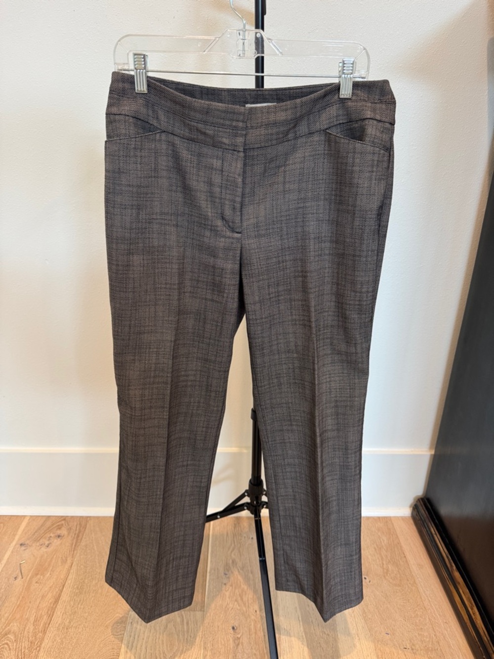 Women's Straight-Leg Dress Pants in Charcoal Plaid‎